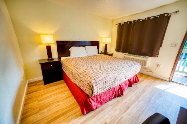 Budget Inn image 1