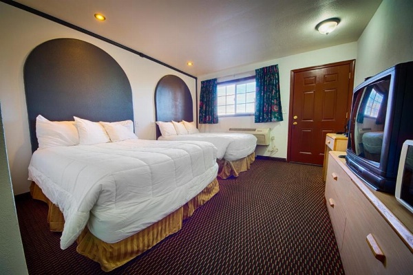 Budget Inn image 10