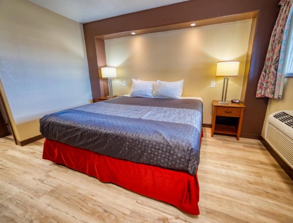 Budget Inn image 14
