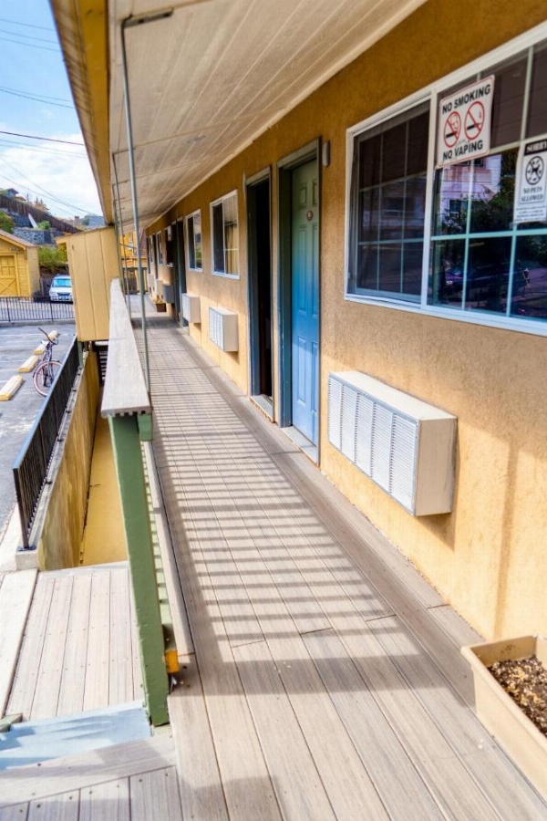 Budget Inn image 20