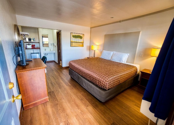 Budget Inn image 3